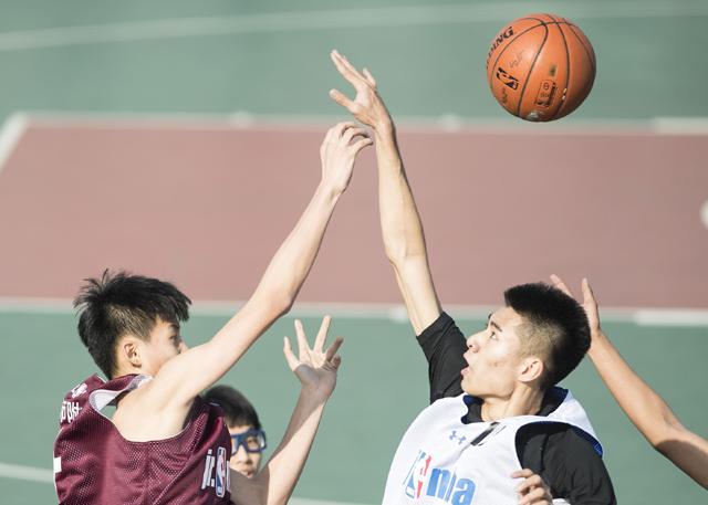 因为之前压抑太久，他此刻已经有些得意忘形。